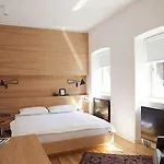4 Floors