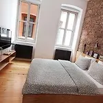 Hotel 4 Floors *