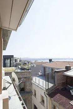 Отель 4 Floors *